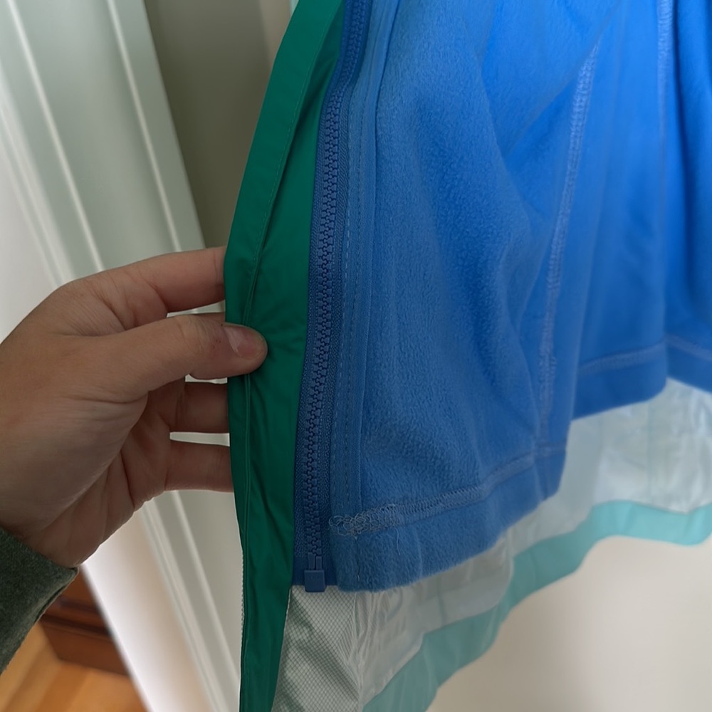 Vineyard Vines - Picture 6 of 10